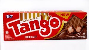 Tango wafer, camilan renyah, wafer cokelat Tango, camilan favorit keluarga, Tango snack Indonesia